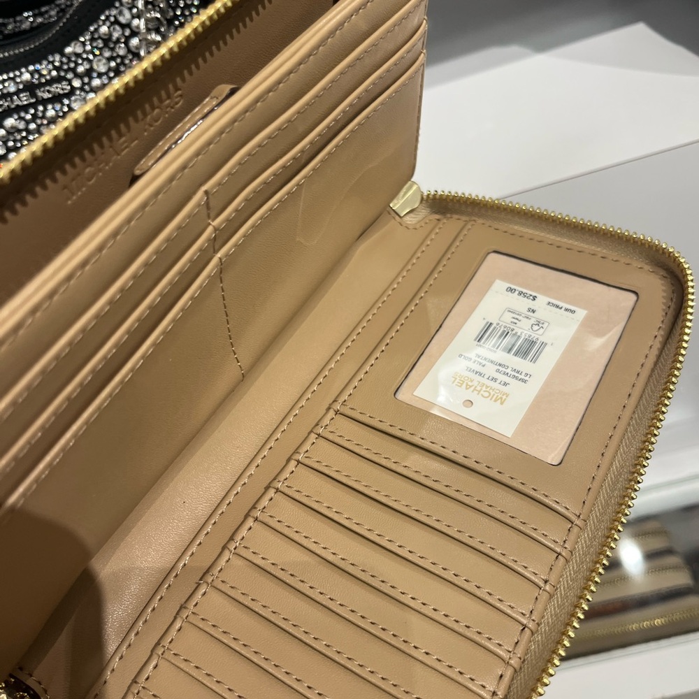 Michael Kors Large Pale Gold Continental Wallet - Picture 3 of 5